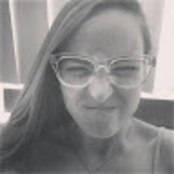 Meet your Posher, Nicole - Picture 1 of 1